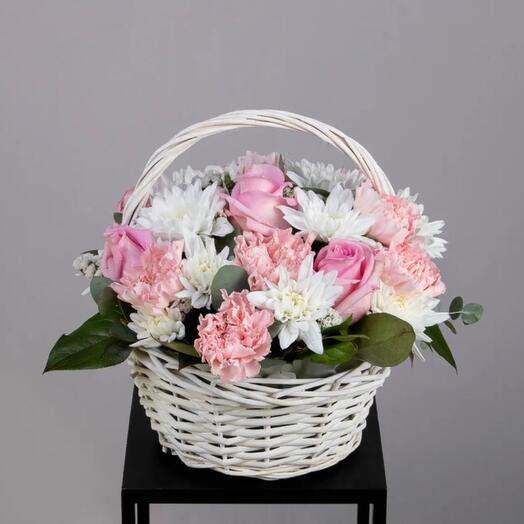 Корзина с цветами