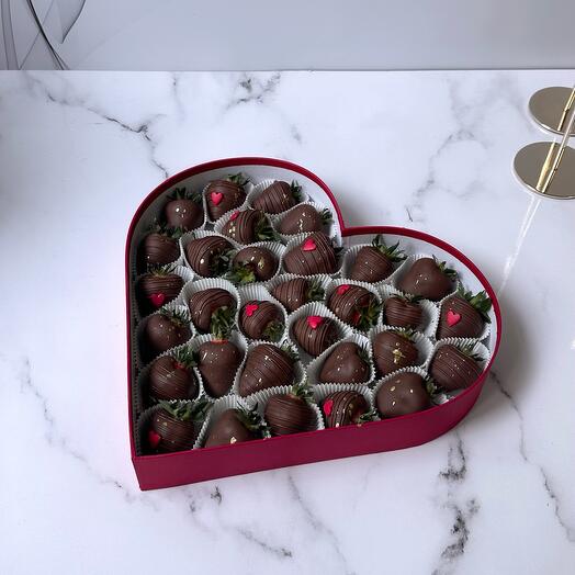 Conjunto de corazón m fresa en chocolate con leche para ella