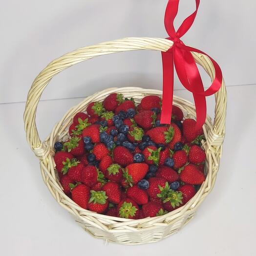 Bouquet of strawberries