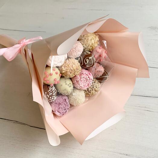 Клубника в шоколаде с шоколадными пионами