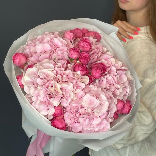 Baby bouquet of Hydrangeas and Peony-shaped roses
