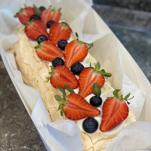 Rollo de merengue con crema de queso