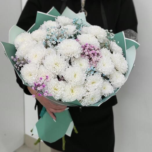 It will be made from bush chrysanthemums and gypsophila
