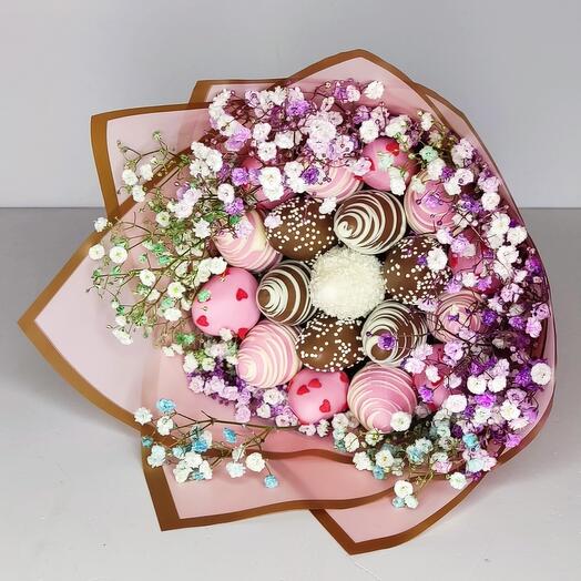 Ramo de fresas cubiertas de chocolate con Gypsophila / flores / regalos