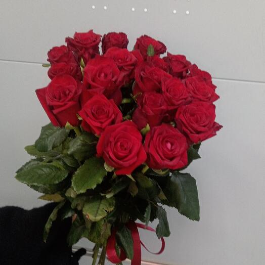 Ramo de rosas rojas