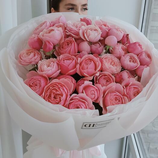 Bouquet "rosas arbustivas en forma de Peonía"