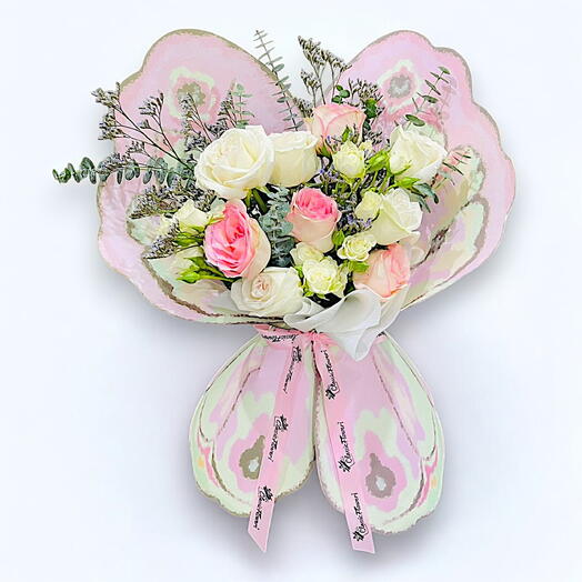 Charming White   Pink Rose Bouquet Butterfly Wrapping