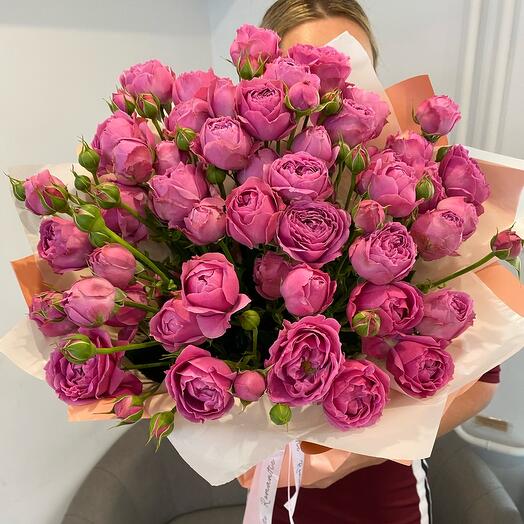Букет из пионовидной кустовой розы 🌹