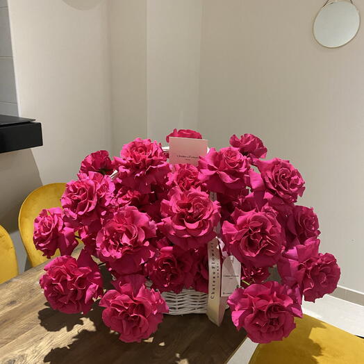 Basket with Dark pink roses