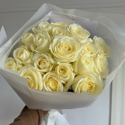 Rose white 17 stems