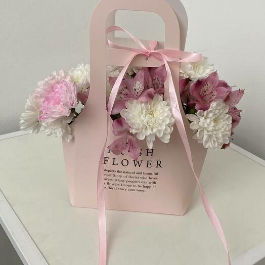 Цветы в коробке "Flowers"