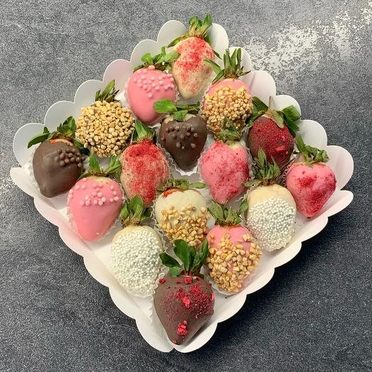 Клубника в шоколаде 16шт «Нежность»