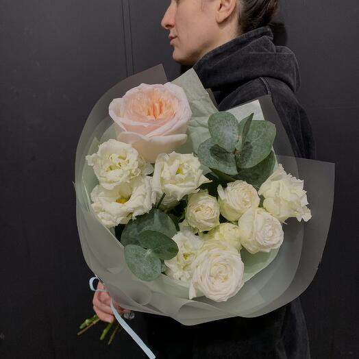 Букет "Облако нежности " с розой и эустомой