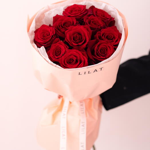 10 Explorer red roses