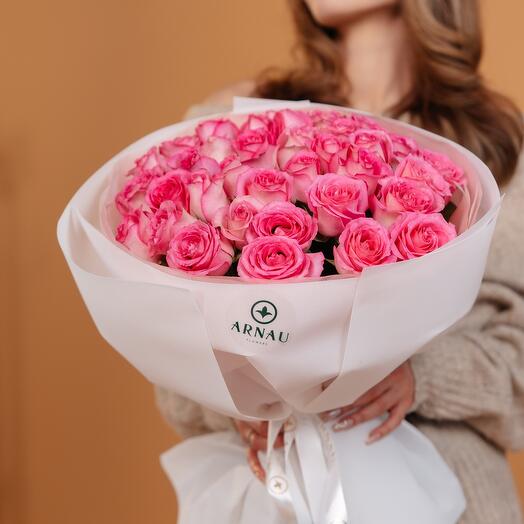 Нежный букет из 35 розовых роз