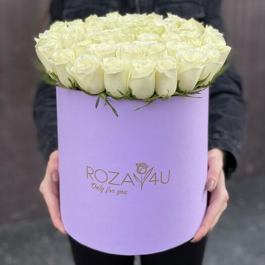 51 белая роза в коробке