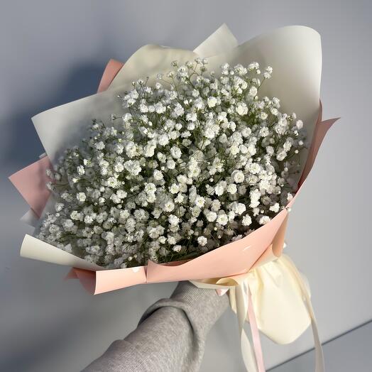Ramo de gypsophila con corazones