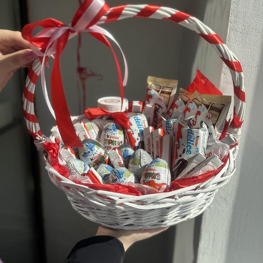Корзина сладостей Kinder