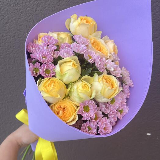 Кулек из желтых пион.роз и ромашек 💛