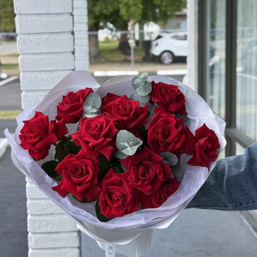 12 French Roses
