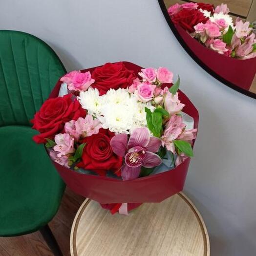 Яркий букет с французскими розами