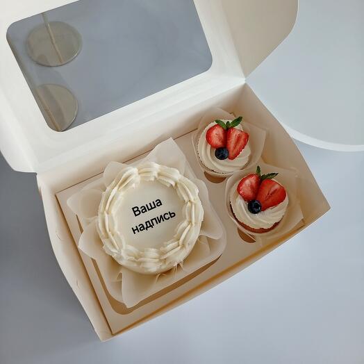 Dessert set bento cake and two cupcakes