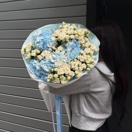 Hydrangea And Spray Roses Bouquet N-110