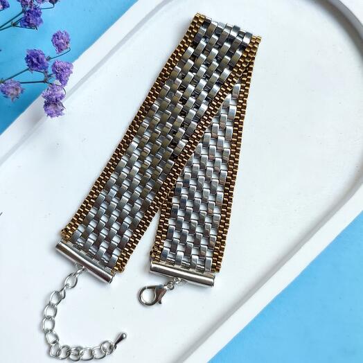 Браслет из гематита и бисера "Вечный блеск". Ручная работа