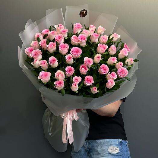 Нежный букет роз «Мандала» 51шт