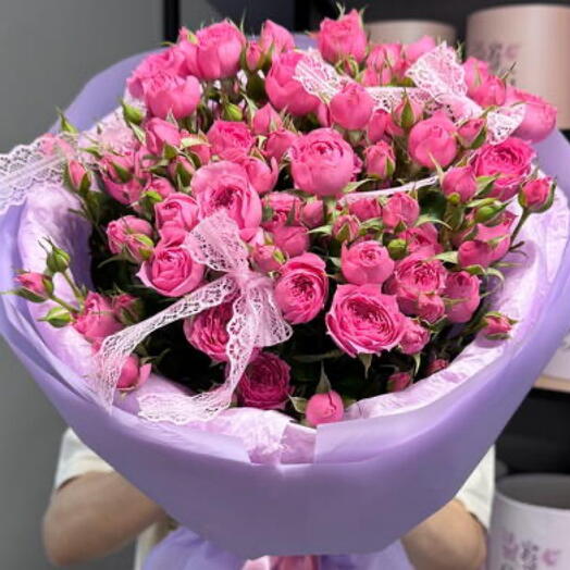 Букет из кустовых роз