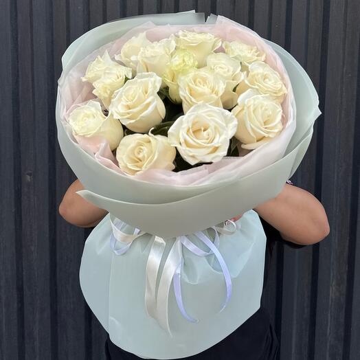 Букет из 15 голландских роз Mondial