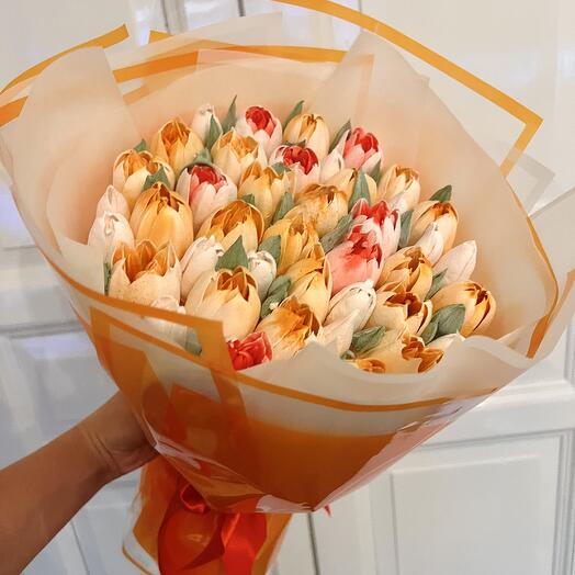 Букет из зефирных тюльпанов ЯРКИЙ