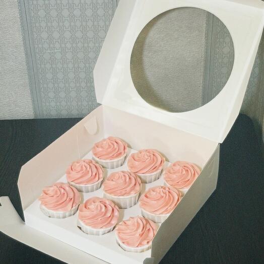Клубничные капкейки🍓
