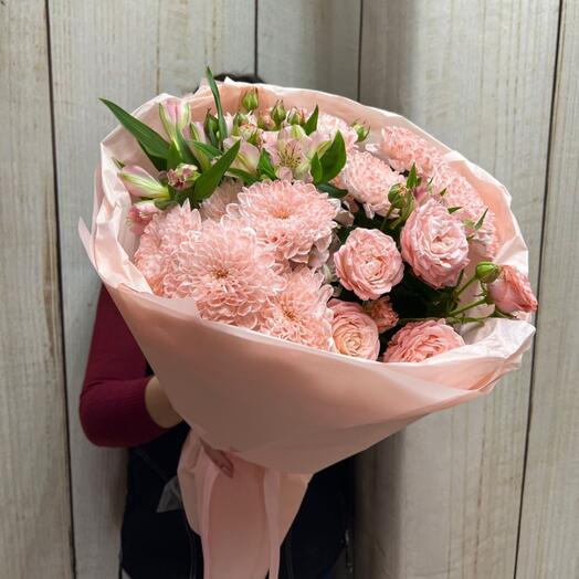 Букет из кустовой хризантемы, пионовидной кустовой розы и альстромерии Романтическое настроение
