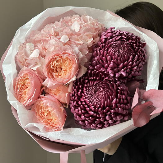 Осенний букет цветов с хризантемой, кустовой розой и гортензией 🌸