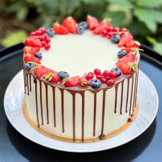 Сzekoladowy tort z wiśniami (2.7kg)