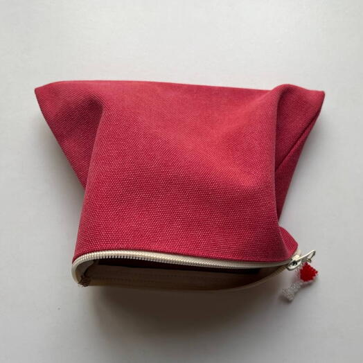 Косметичка ягодная