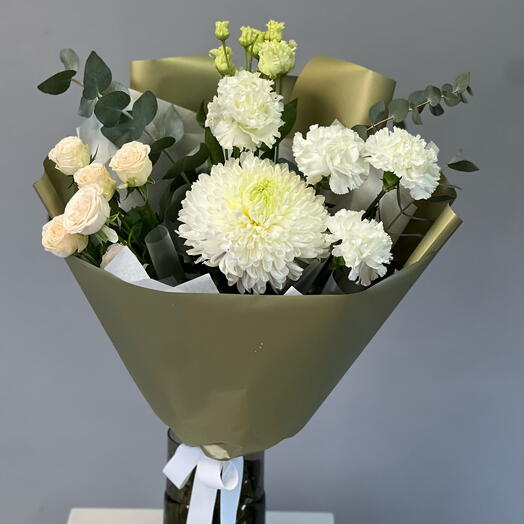 Роза кустовая, хризантема, эустома, диантус , эвкалипт