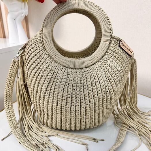 Круглая сумка с бахромой в стиле Бохо