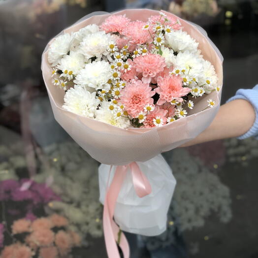 Букет из кустовых хризантем и Танацетума