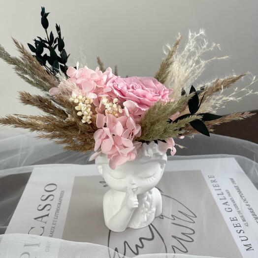 Простоит 1 год! Композиция из стабилизированных цветов и сухоцветов в кашпо