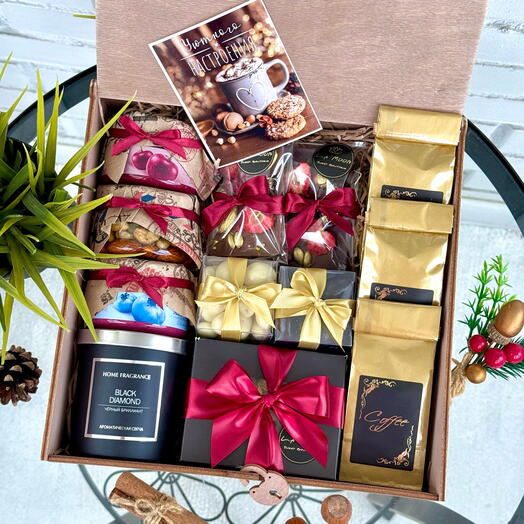 Премиум подарок на Новый Год с ароматным кофе и чаем, бельгийским шоколадом, орешками и медом