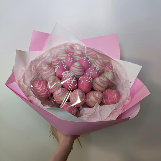 Розовый букет из клубники 25-30 ягод