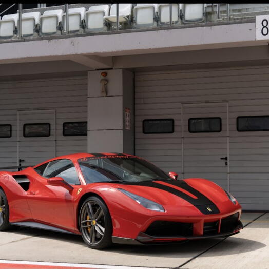 Подарочный сертификат «Заезд на спорткаре Ferrari 488 GTB на гоночном треке» (30 минут, Гоночное такси)