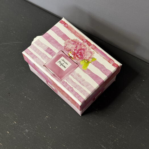 Подарочная коробка 8