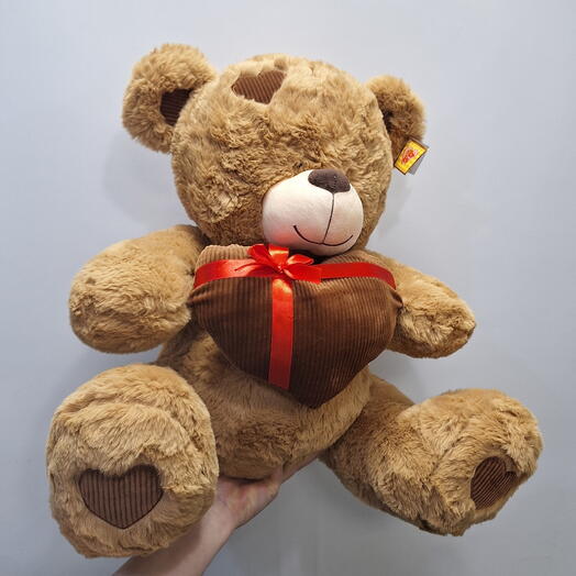Мишка коричневый с сердцем
