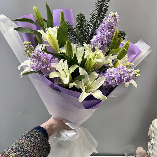 Белая лилия