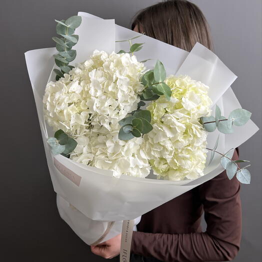 Букет из 3 гортензий с эвкалиптом
