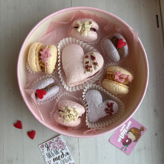 Макаронс ассорти в круглой коробке