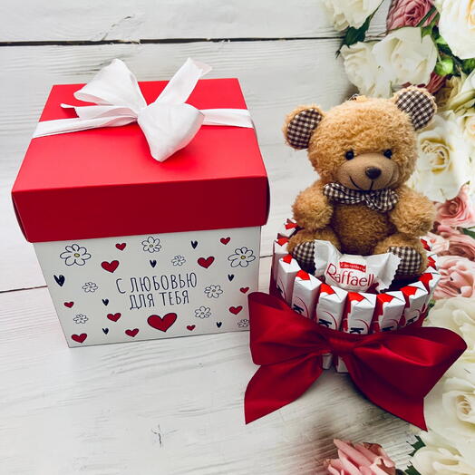 Торт из Киндер шоколада с мишкой в подарочной коробке. Подарок на 8 Марта для жены, девушки, любимой, дочки, сестры, подруги